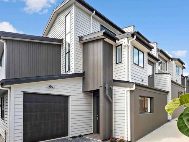 Spacious 5 bedroom 3 bathroom family home