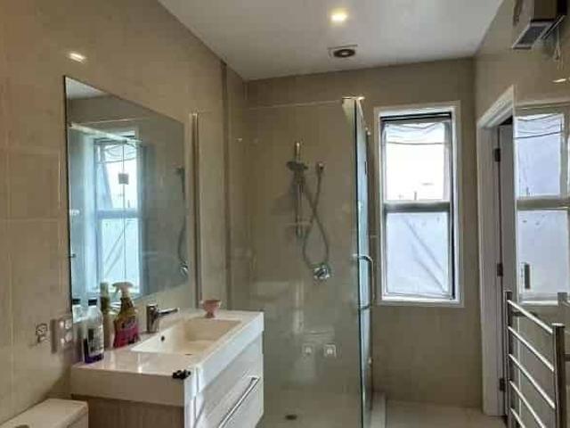 Spacious 5 Bedroom Family Home