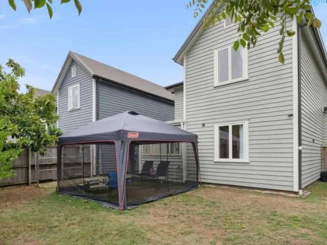 Spacious 5 Bedroom Family Home