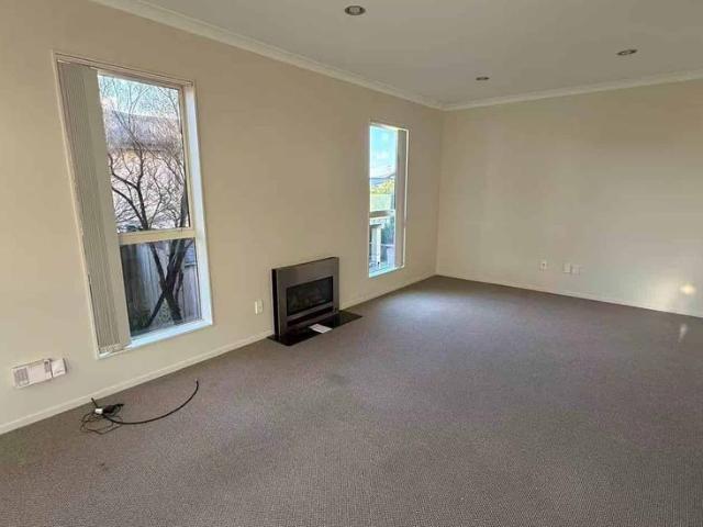 Spacious 5 Bedroom Family Home for Rent – Schn.