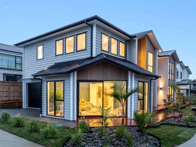 Spacious 5 Bedroom Family Home in Hobsonville