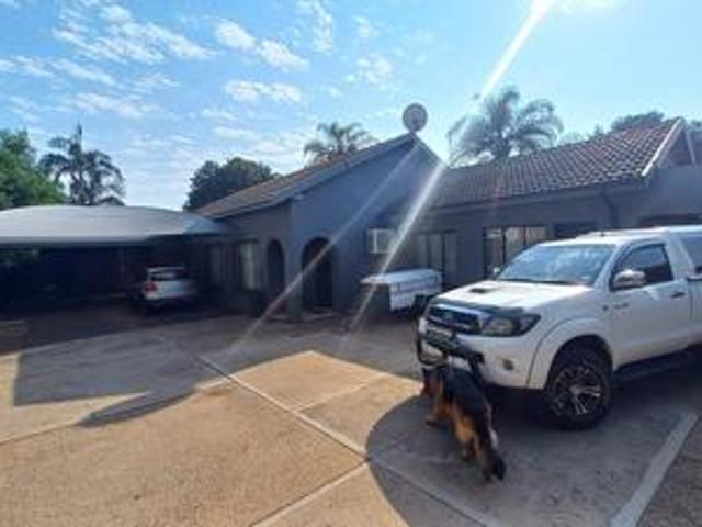 spacious 5 bedroom family home with.