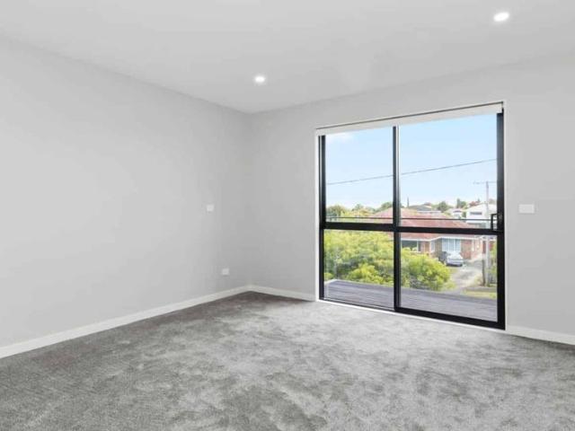 Spacious 5 Bedroom Home in New Lynn