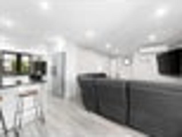 Spacious 6 Bedroom Dual Living Home