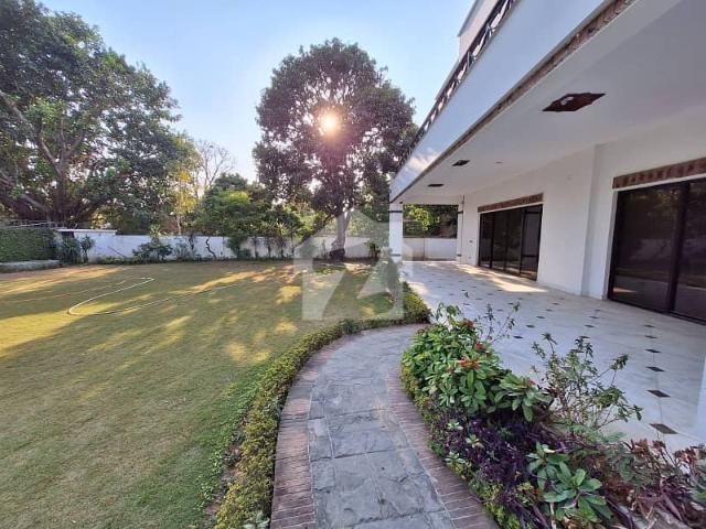 Spacious 6 Bedroom House With Front Garden Available For Rent In F 8 Islamabad