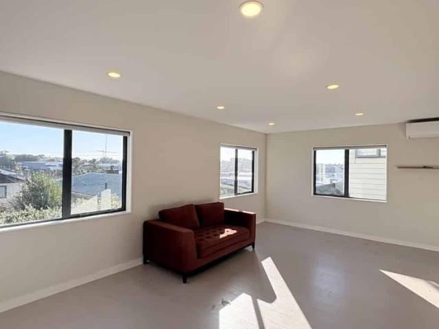 Spacious 6 Bedroom Home with Dual Living Potential