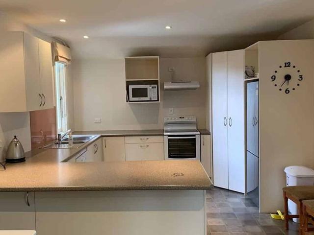 Spacious 6 Bedroom Home in North Dunedin