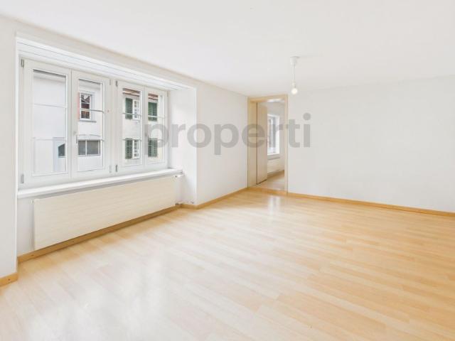 Spacious 6.5 room apartment with balcony, Neunkirch