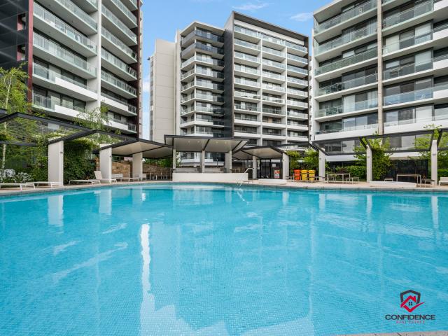 Spacious 75m2 Living apartment in the heart of Phillip