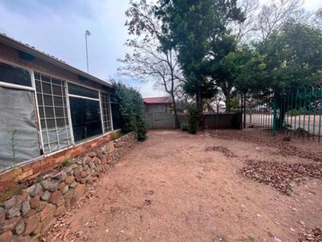 spacious 9 bedroom investment proper.