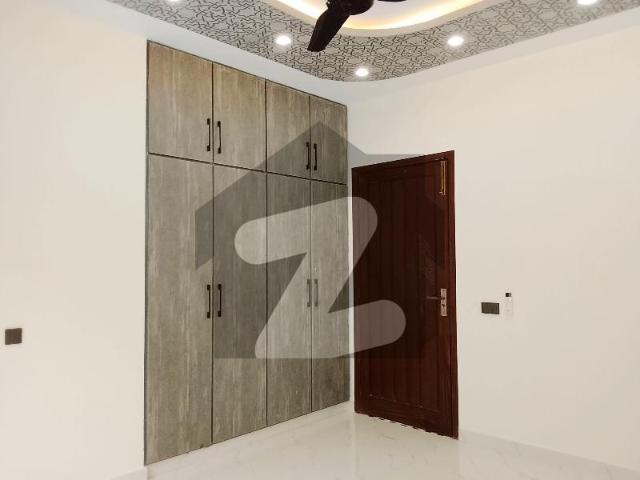 Spacious 10 Marla House Available For Sale In Central Park Block G