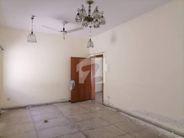 Spacious 10 Marla House Available For Sale In Askari 5