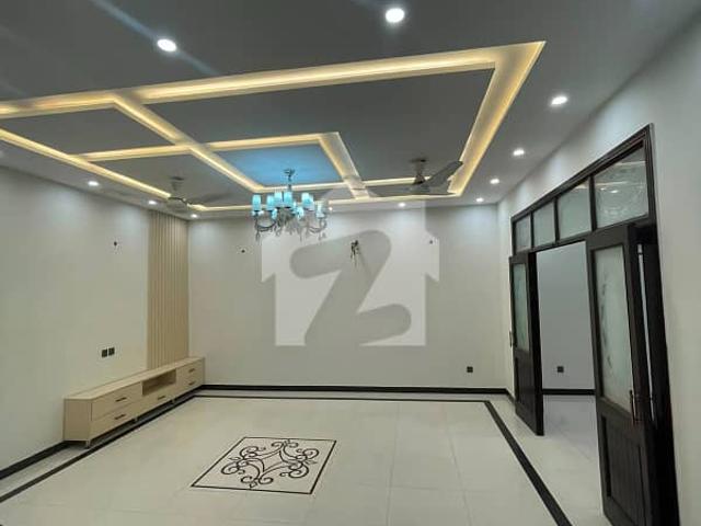 Spacious 10 Marla House for Rent | Rafi Block, Sector E | Bahria Town Lahore