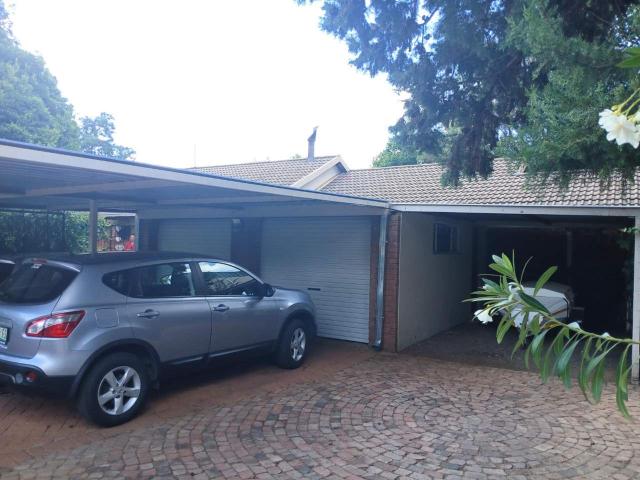 Spacious 1398m² Family Home with Exceptional Features in Brandwag