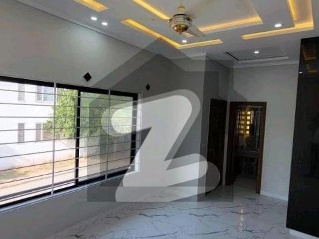 Spacious 14 Marla House Available For rent In I 8/3