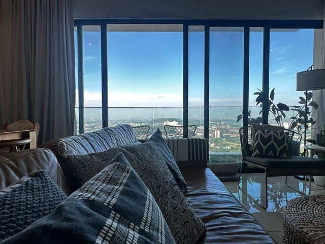 Spacious 1545 Sq Ft 4 Bed 3 Bath Condominium for Rent