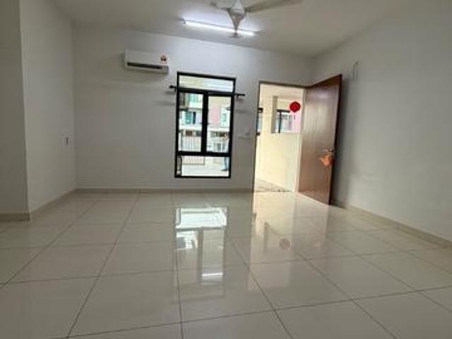 Spacious 15 Storey Townhouse Lower Unit For Rent