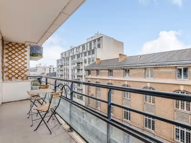 Spacious 1 bedroom/4 room apartment Buttes Chaumont