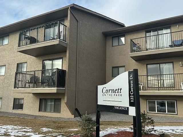 Spacious 1 Bedroom Cat Friendly Suite In Clearview!