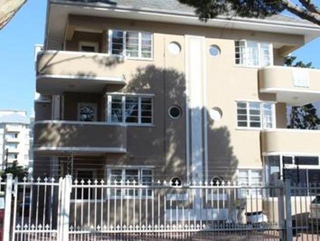 spacious 1 bedroom apartment close t.