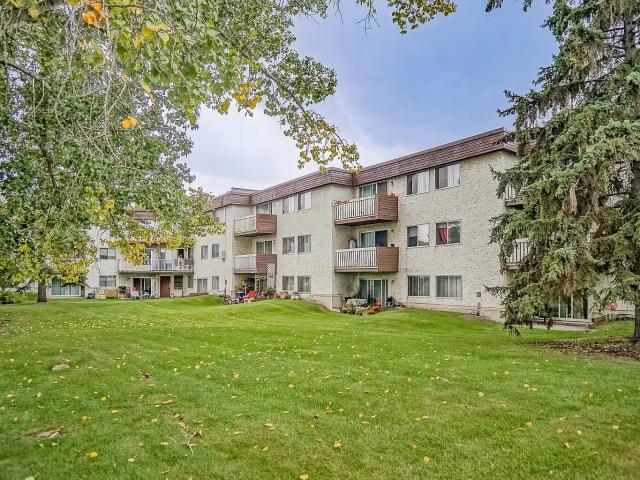 Spacious 1 Bedroom Apartment | Excellent Southside Location | Available Sep 01