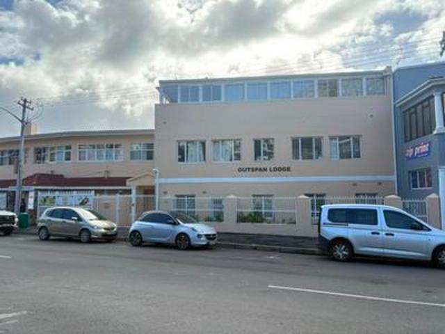 spacious 1 bedroom apartment to let.