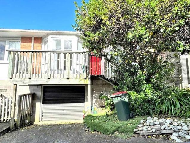 Spacious 1 Bedroom Apartment with Parking in K.