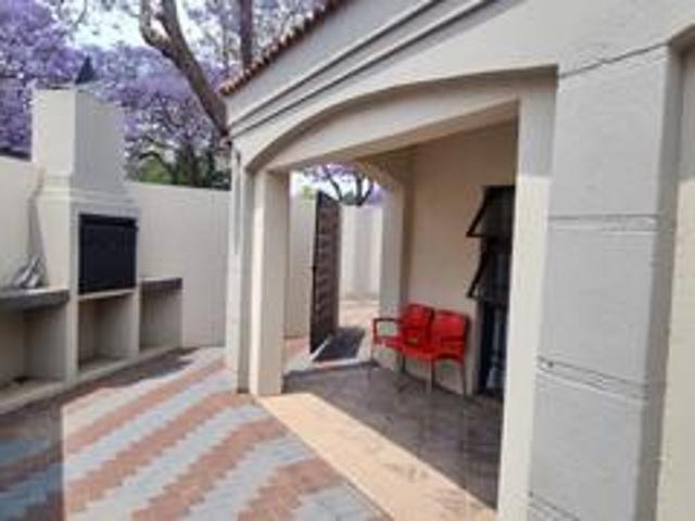 spacious 1 bedroom flat in pietersburg