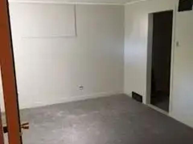 Spacious 1 Bedroom Suite located in the central community of Highland Park