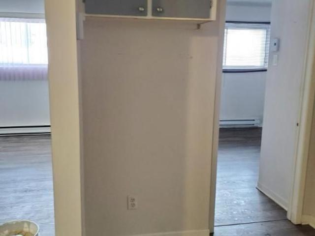 Spacious 1 BR apartment – ​​Saint Hubert