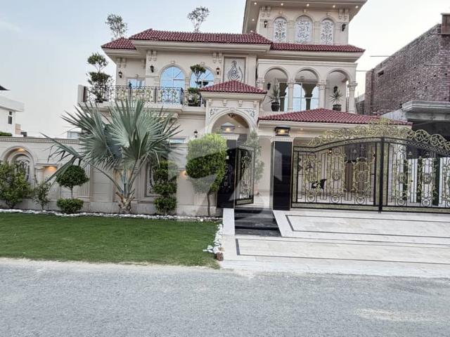 Spacious 1 Kanal House Available For Sale In Central Park Housing Scheme
