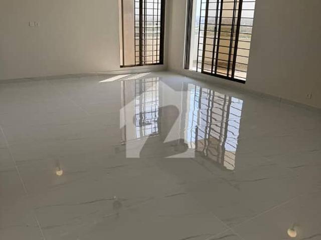 Spacious 200 Square Yard Villa For Rent In Precinct 11A Near Commercial Area