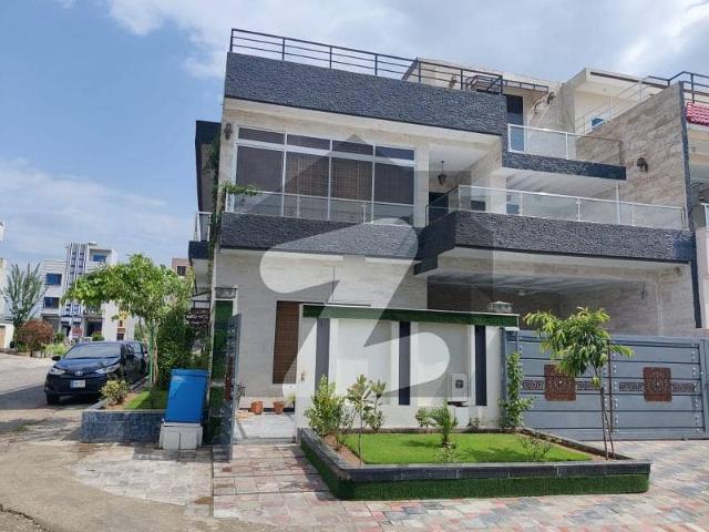 Spacious 2800 Square Feet House Available For Sale In G 15