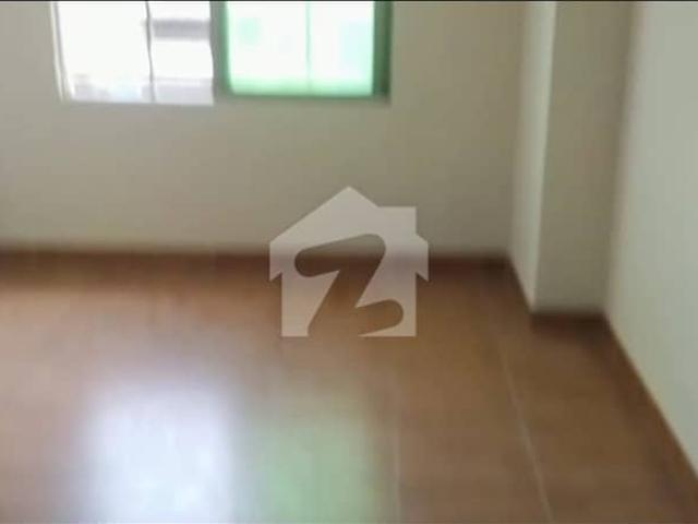 Spacious 2 Bed DD Transfer Apartment for Sale