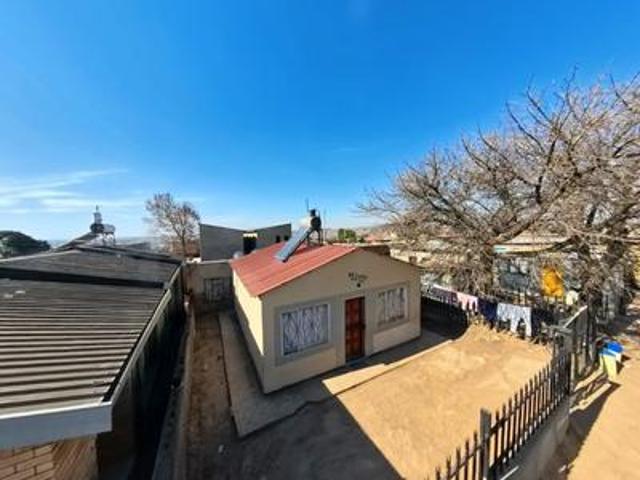 spacious 2 bed free standing home wi.