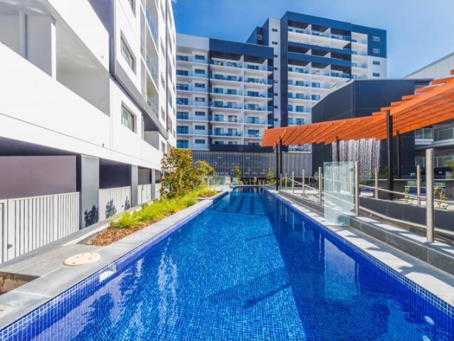 Spacious 2 Bedroom, 2 Bathroom Apartment with Expansive Living Areas