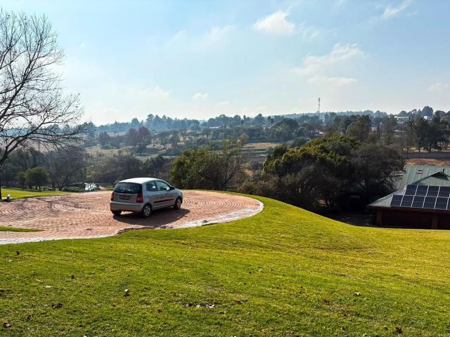 Spacious 2 Bedroom, 2 Bathroom Cottage in a Tranquil Lodge Setting