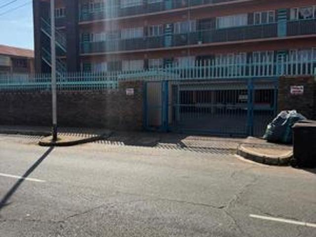 spacious 2 bedroom apartment on the.