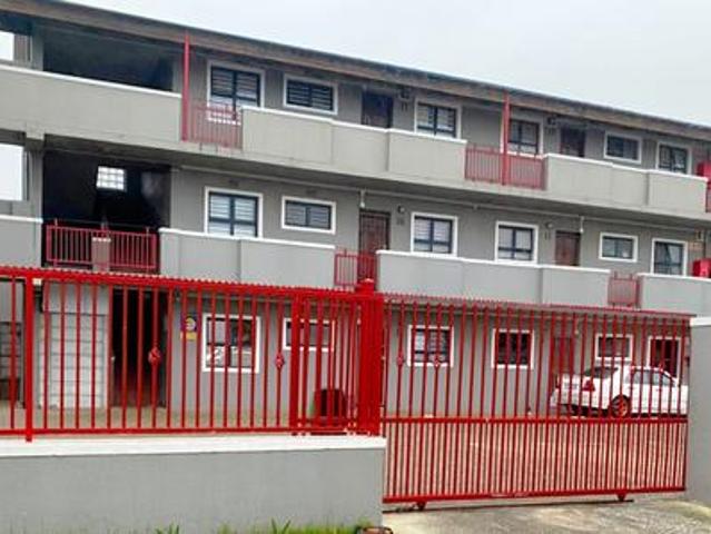 spacious 2 bedroom apartment on the.