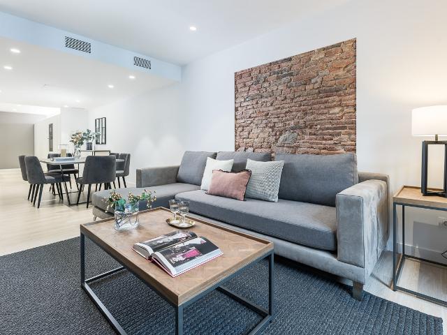 Spacious 2 bedroom apartment for rent in Eixample