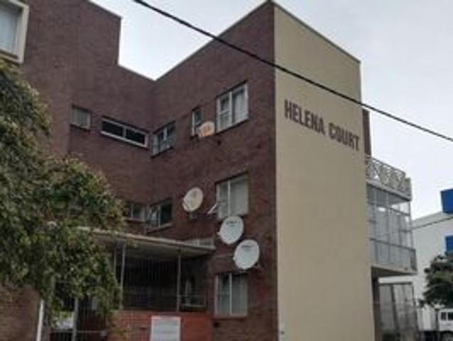 Spacious 2 Bedroom Apartment To Rent In Helena Court, Quigney, East London