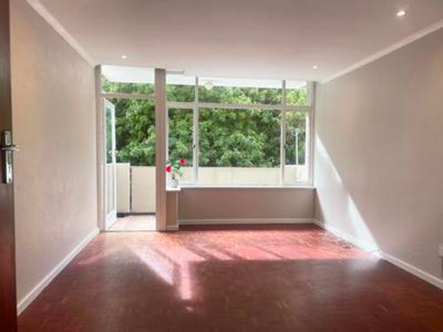 spacious 2 bedroom apartment with ga.