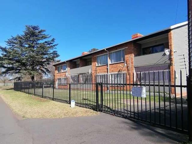 SPACIOUS 2 BEDROOM GROUND FLOOR APARTMENT