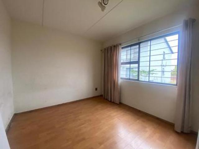 spacious 2 bedroom ground floor in v.