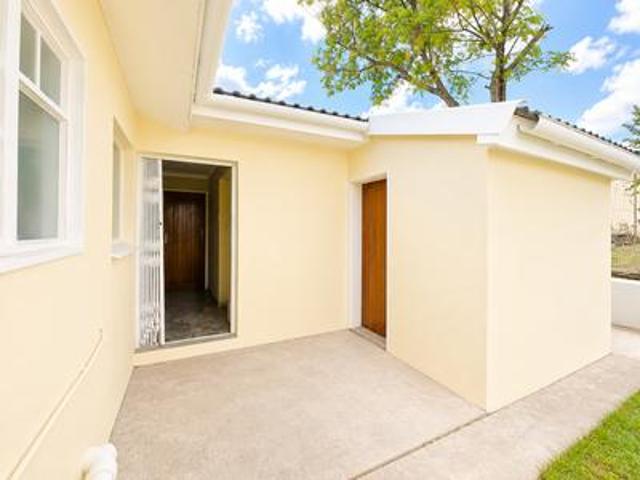 spacious 2 room granny flat