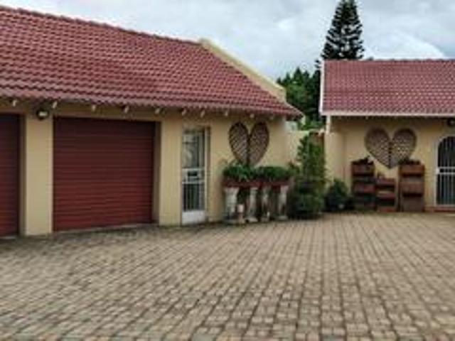 spacious 2 bedroom home with cottage.