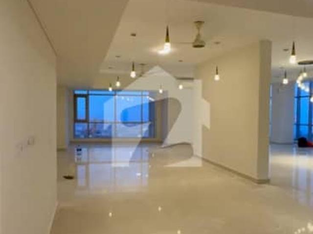 Spacious 2 Bedroom Penthouse Available for Rent in Reef Tower