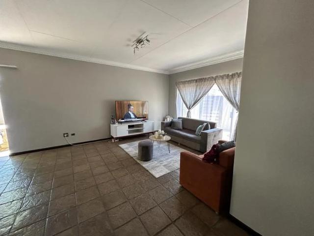 Spacious 2 bedroom townhouse