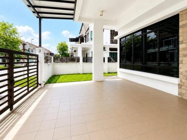 Spacious 2 Storey End Lot House in Alam Impian Shah Alam For Rent