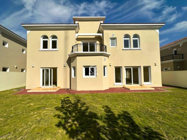 Spacious 2.5 Kanal Pair house for sale